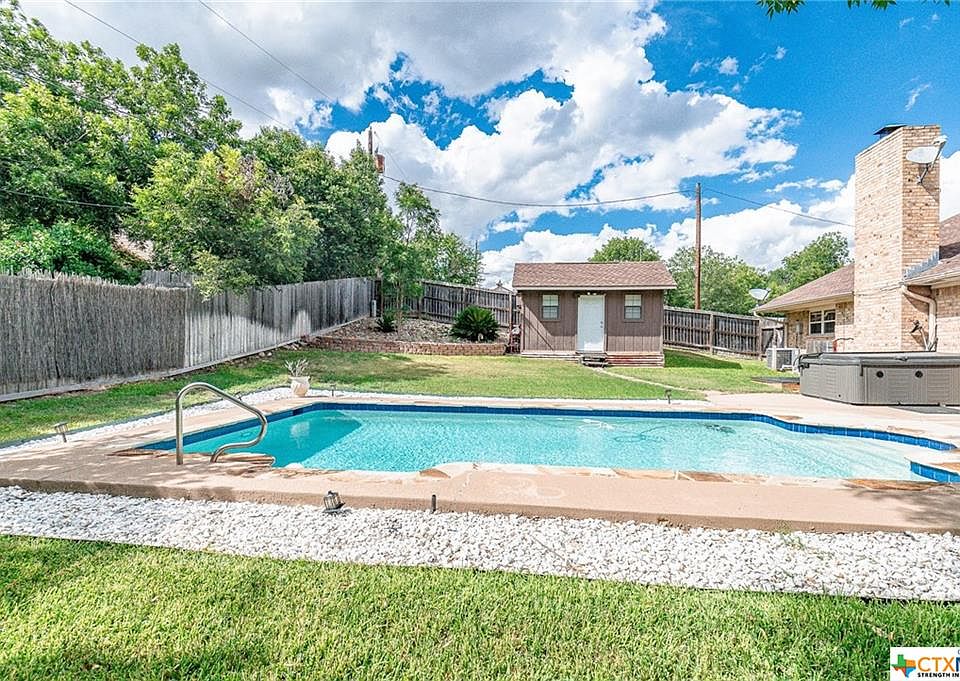 1st image of 3318 Las Moras Dr
