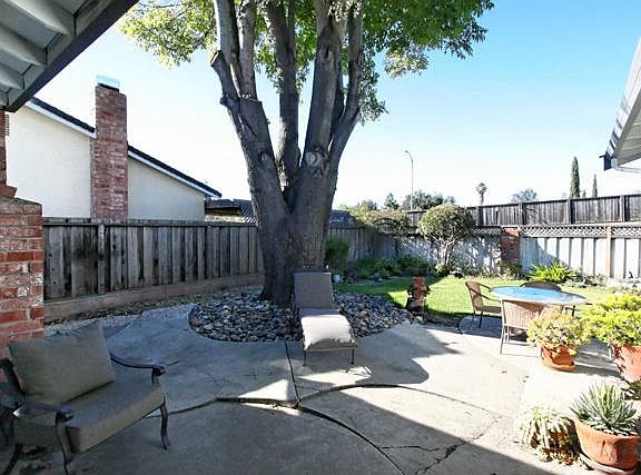 3rd image of 5881 McGilvra Ct