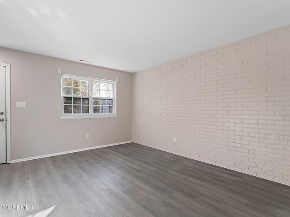 4th image of 593 Garfield Avenue #27