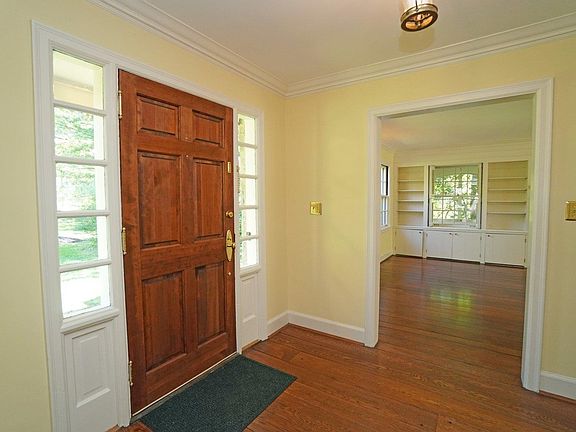 5th image of 245 Hilltop Ln