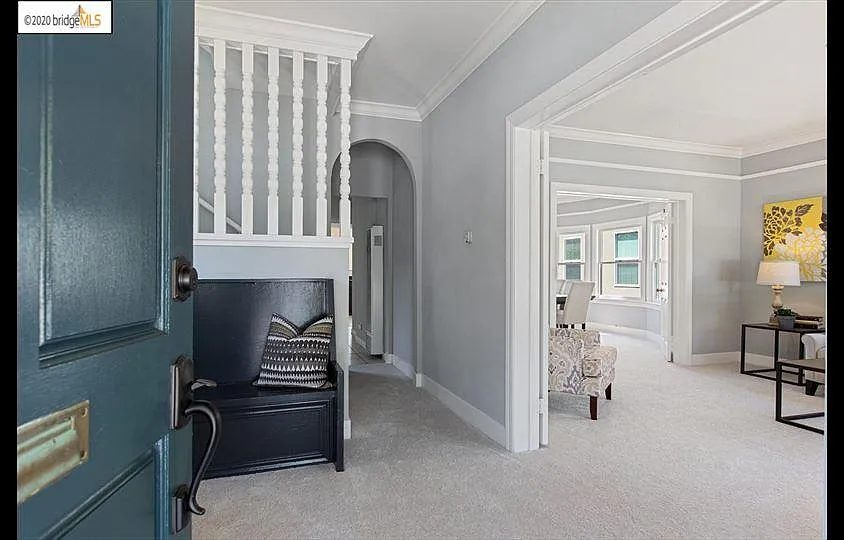 5 bed, 1993 sqft, $9,000 — Photo 2