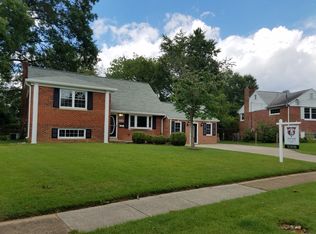 6916 Gilbert St, Springfield, VA 22150