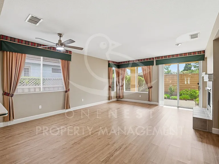 117 Golden Spike Ct — Photo 3
