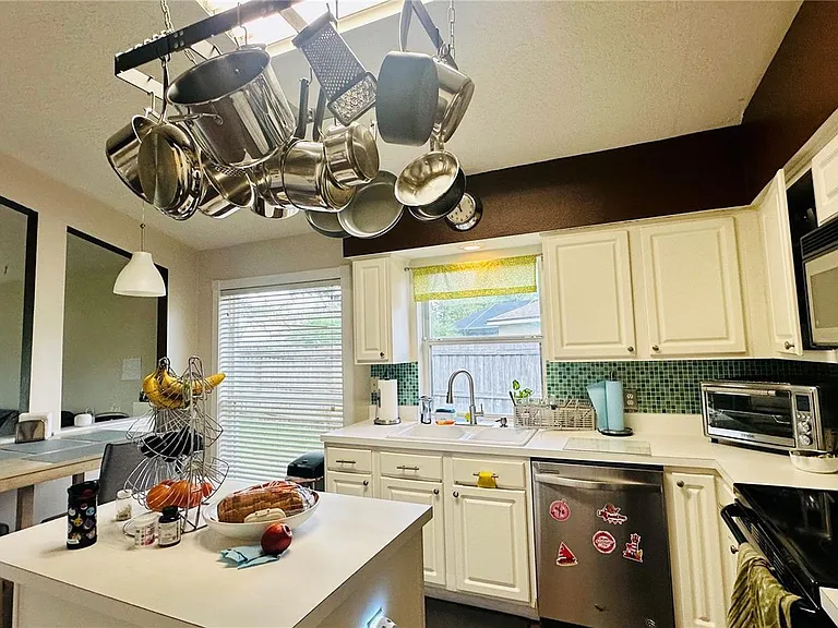 3227 Herons Point Cir — Photo 3