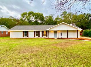 111 Veegee St, Satsuma, AL 36572