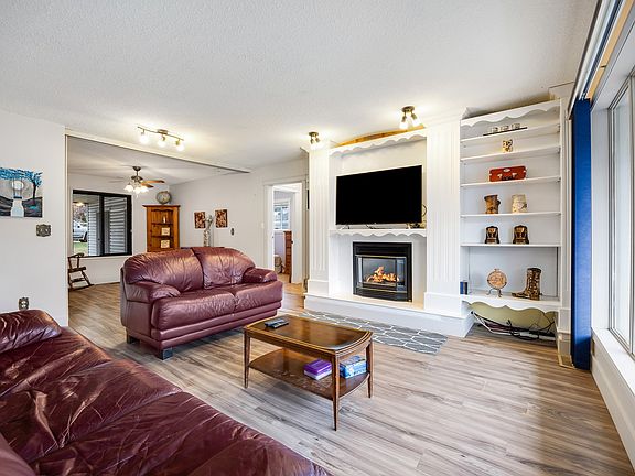 4th image of 15085 Sheldon Rd