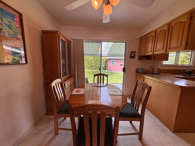 21946 Cliff Pl — Photo 10