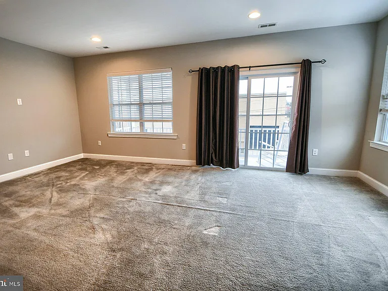39 N Mitchell Ave — Photo 13
