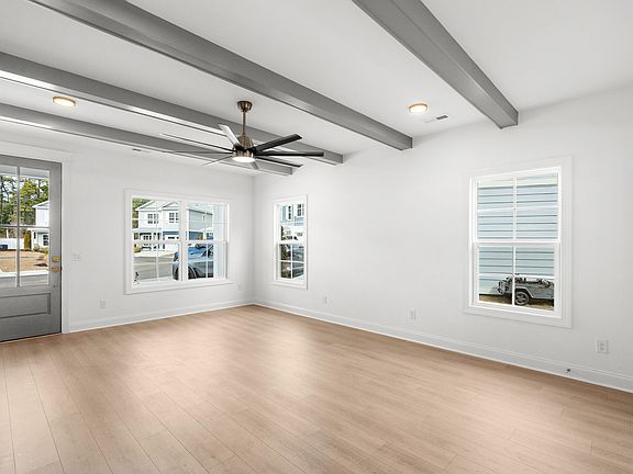 4th image of 176 Arbor Ridge Cir