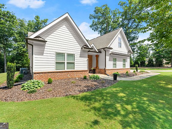 3rd image of 246 Emmaline Ln