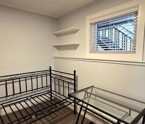 4th image of 3771 Frances St