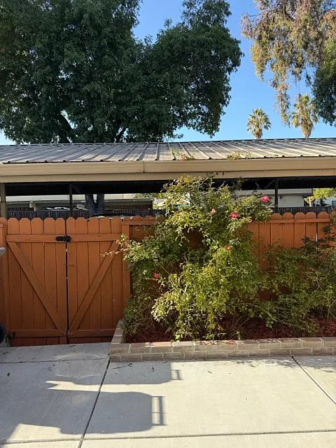 3 bed, 1176 sqft, $3,850 — Photo 1