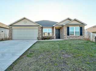 1306 S Silver Dr, Mustang, OK 73064
