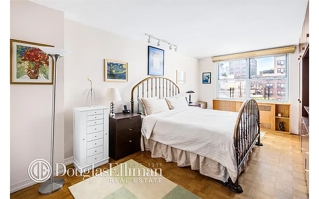 Sold by Douglas Elliman | media 15