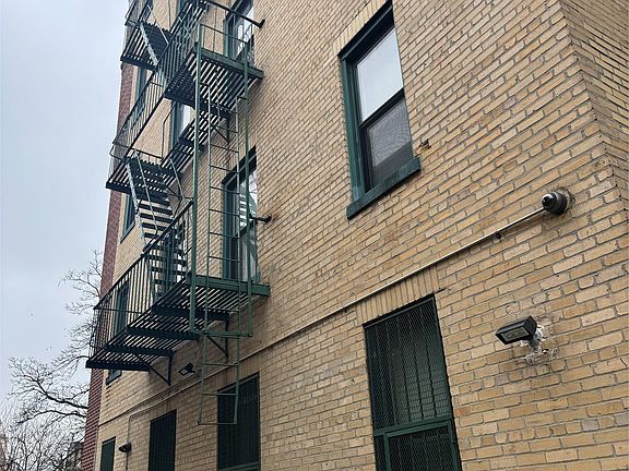 3rd image of 530 E 159th Street #38