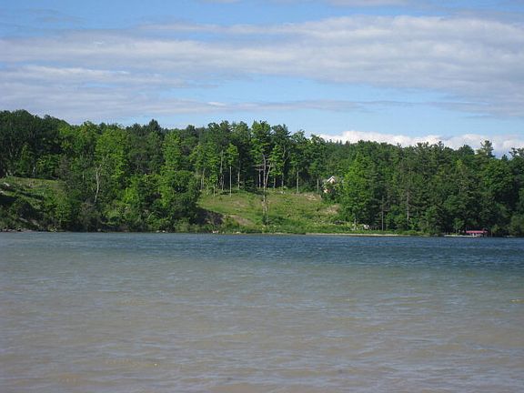 3rd image of 74 Furnace Point Ln