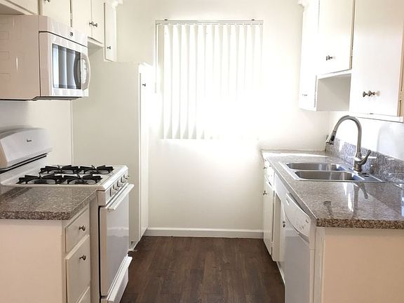 3rd image of 5555 Klump Ave APT 15