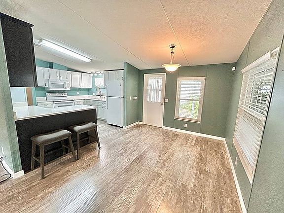 4th image of 1820 Persimmon Cir #54