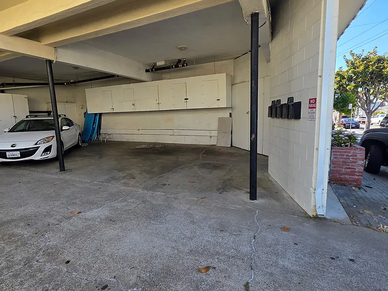 241 San Anselmo Ave N #5 — Photo 3