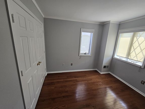 Front bedroom (pic 1)