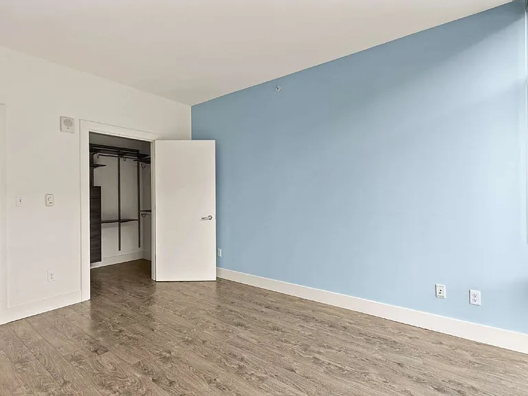 2911 2nd Ave #404 — Photo 11