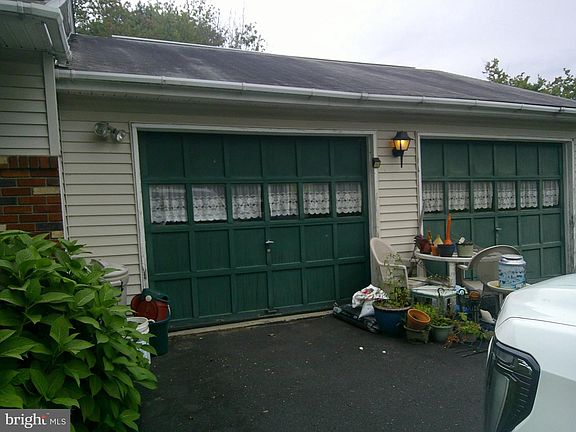 3rd image of 218 Three Mile Run Rd