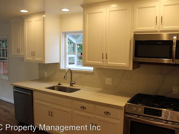 5th image of 720 Regal Ct