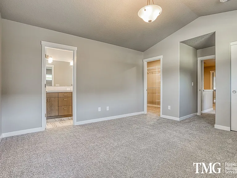 4802 NE 37th Ct — Photo 11