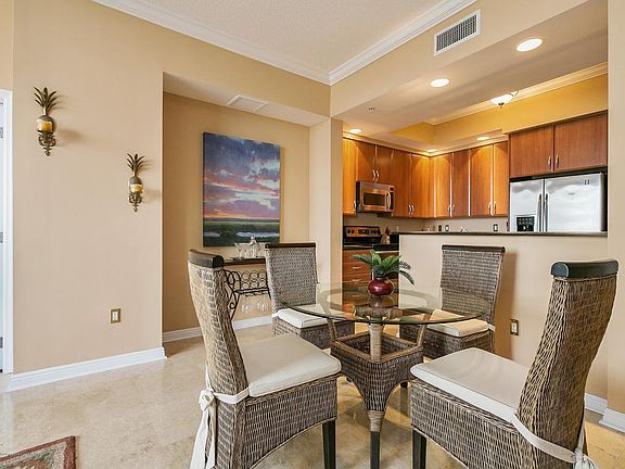 5th image of 801 S Olive Ave Unit 809
