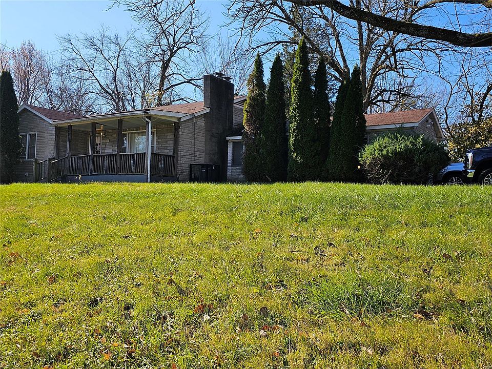 1st image of 335 N Schlueter Ave
