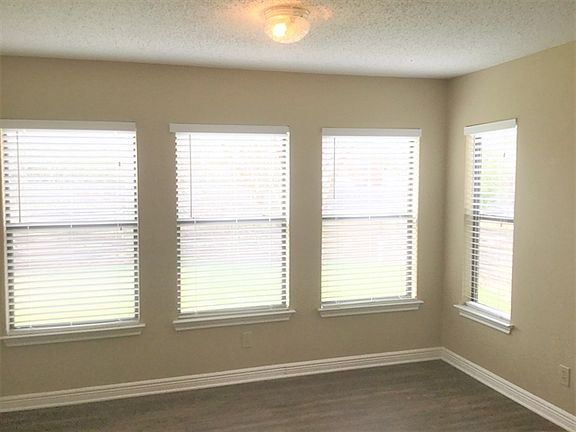 3rd image of 8219 Cantura Mls
