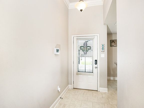 3rd image of 41459 Hearthstone Ave