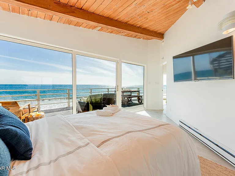 43300 E Pacific Coast Hwy — Photo 14
