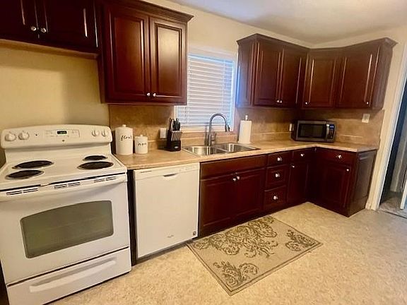 5th image of 218 Wight St