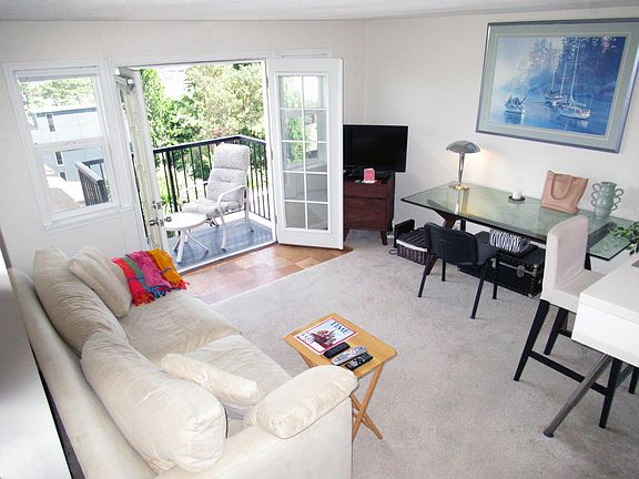 2nd image of 2349 W Newton St APT 302