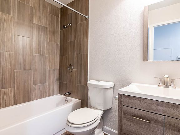 Same size bathrooms in all of our 2 bedroom 2 bathrooms!