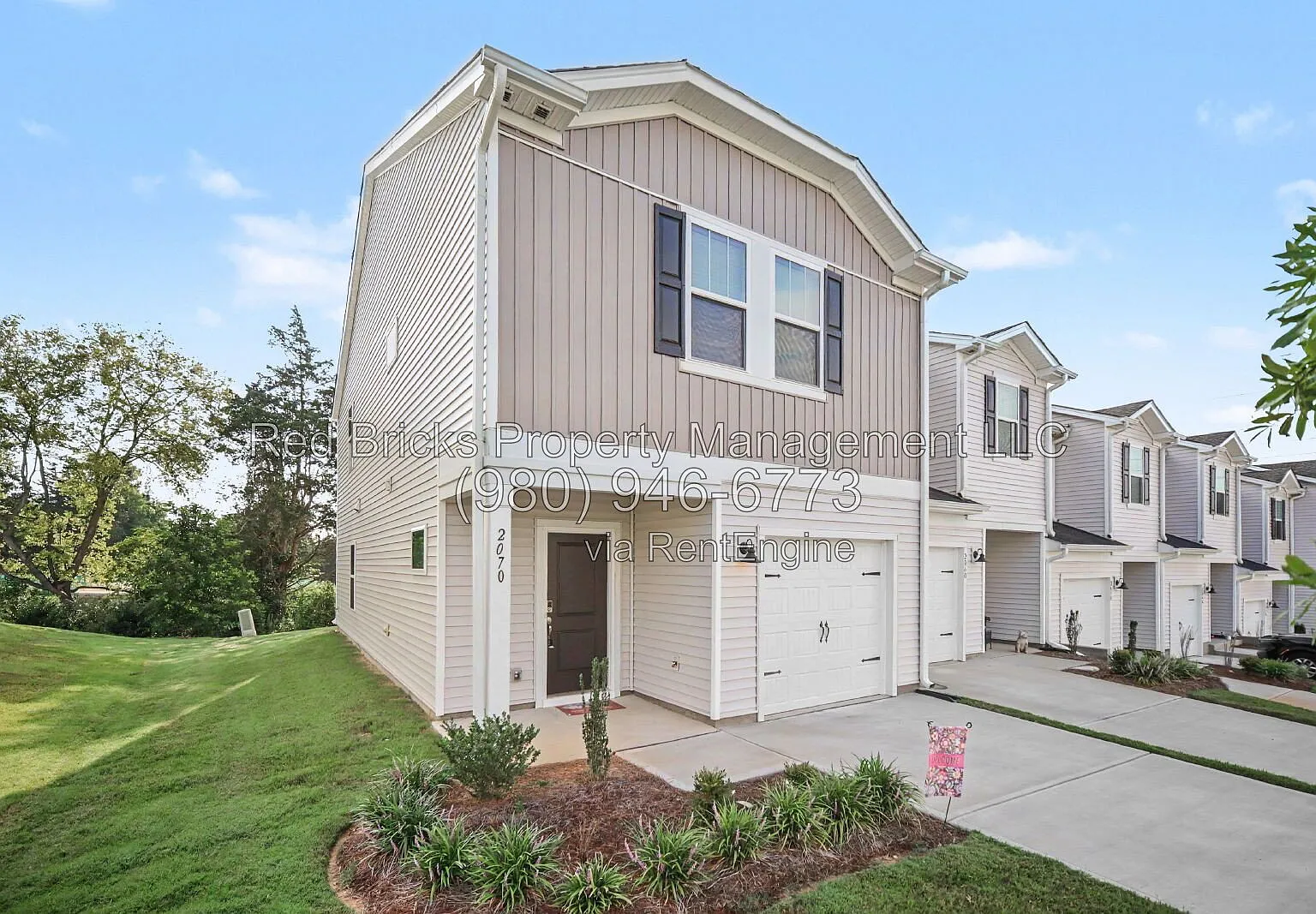 3 bed, 2.5 bath, 1601 sqft, $1,995 — Photo 3