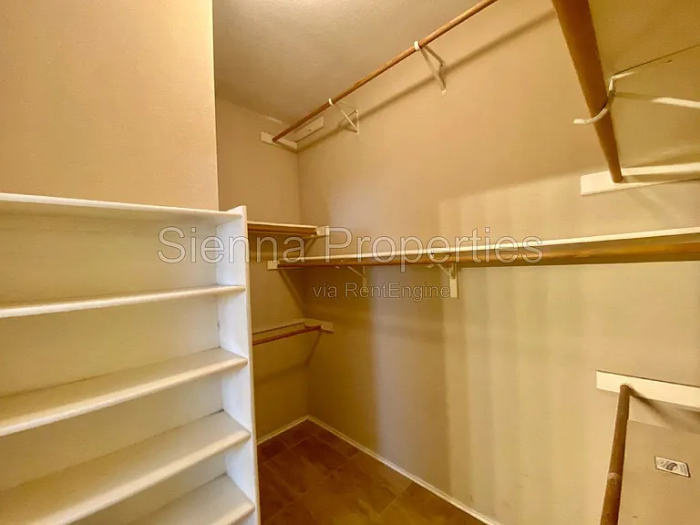 209 N Blue Ridge Pkwy — Photo 15