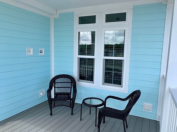 3rd image of 370 NE Wharf Way #370