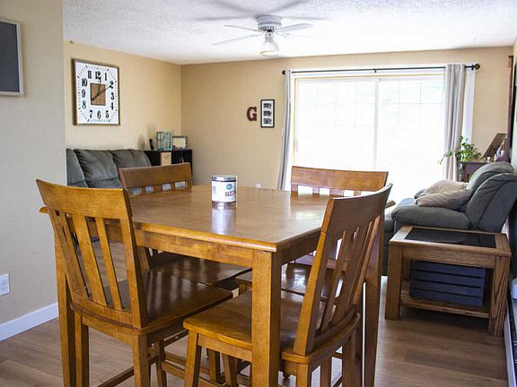 3rd image of 2223 E Vista Dr