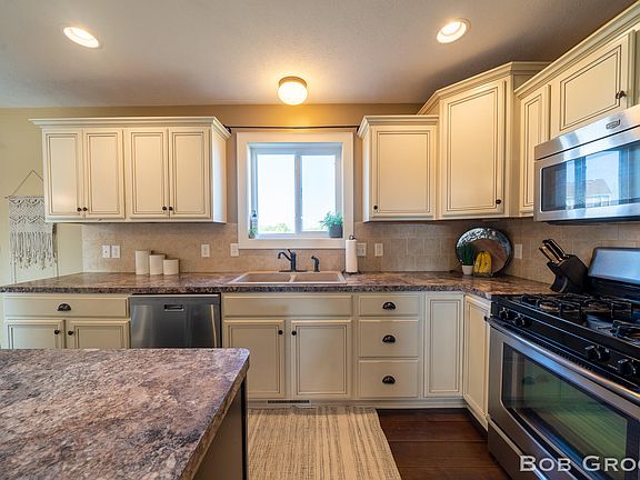 5th image of 4171 Springside Dr