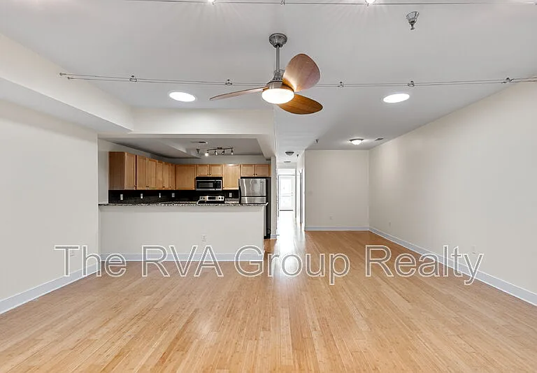 110 W Marshall St #27 — Photo 10