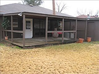 3rd image of 2413 Trenton Dr