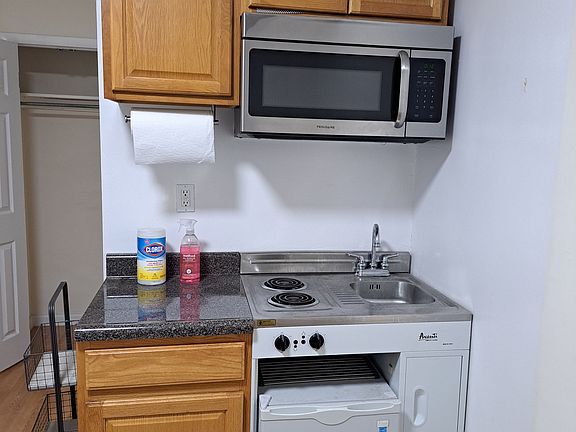 3rd image of 216 W 100th St APT 1226