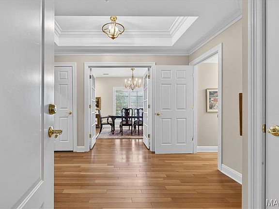 4th image of 127 E Clinton Pl APT 1B