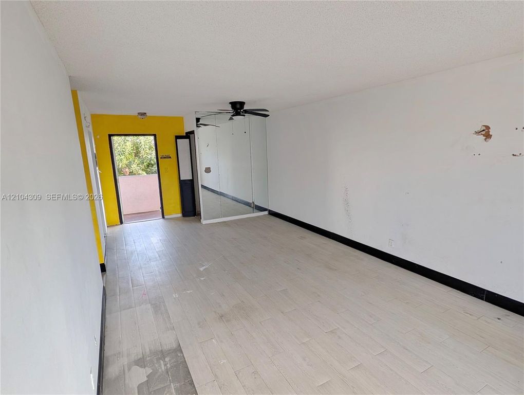 3201 NE 14th Street Cswy APT 408, photo 3