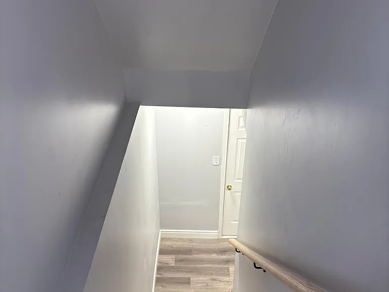 100 Masterson Cres #LOWER — Photo 3