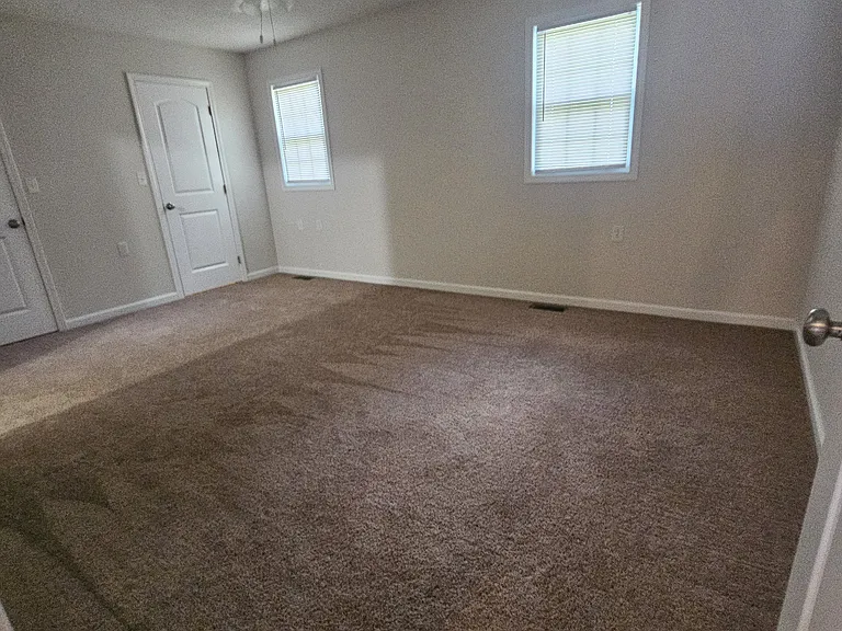 102 Frances Ct — Photo 10
