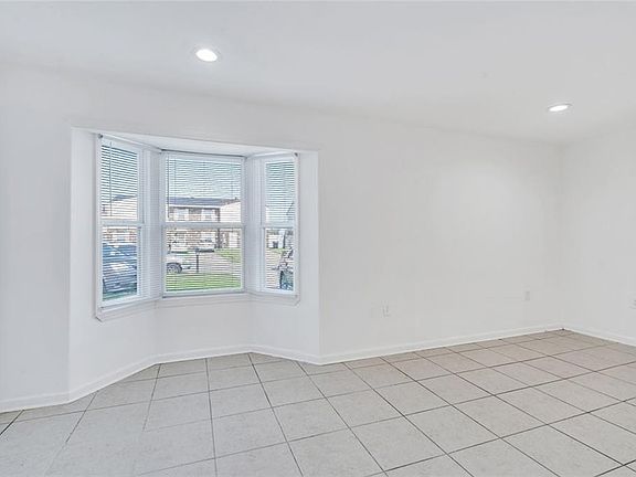 4th image of 5125 Lakeview Ct