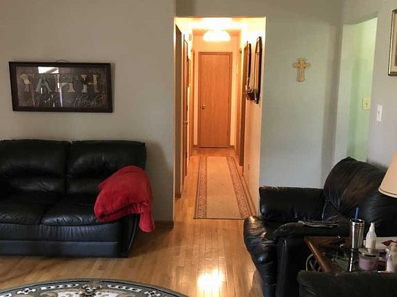 5th image of 504 Northfield Dr